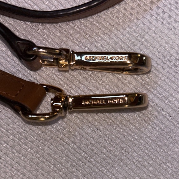 Michael Kors Tan Smooth Leather Replacement Crossbody Purse Strap and MK Hangtag - Picture 4 of 14